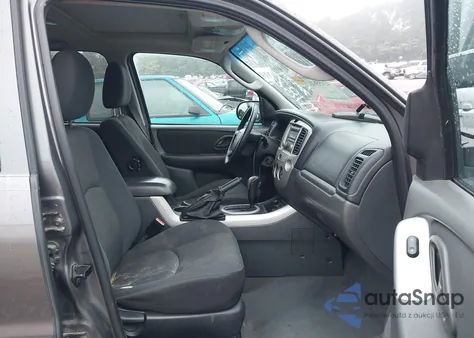 2005 Mazda Tribute S z USA, uszkodzony, nr VIN 4F2YZ04155KM18223